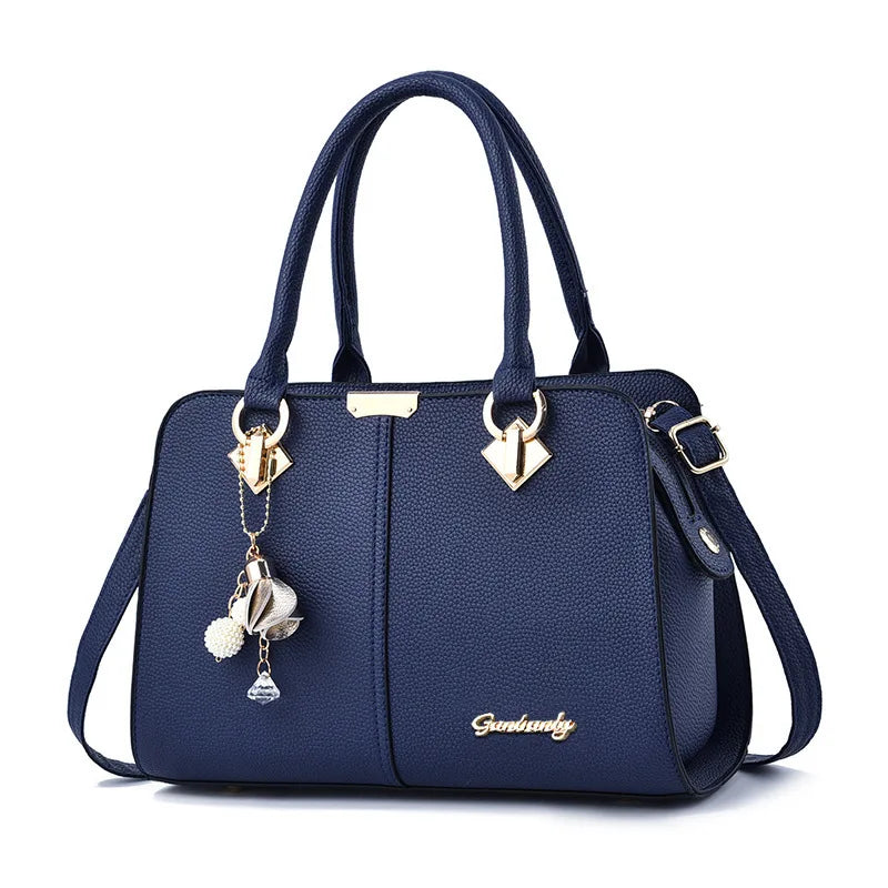 Versatile fashion accessory Chic handbag for all occasions Feminine luxury and refinement