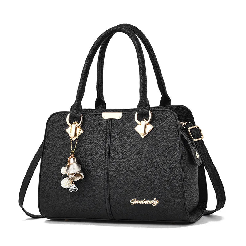 Versatile fashion accessory Chic handbag for all occasions Feminine luxury and refinement