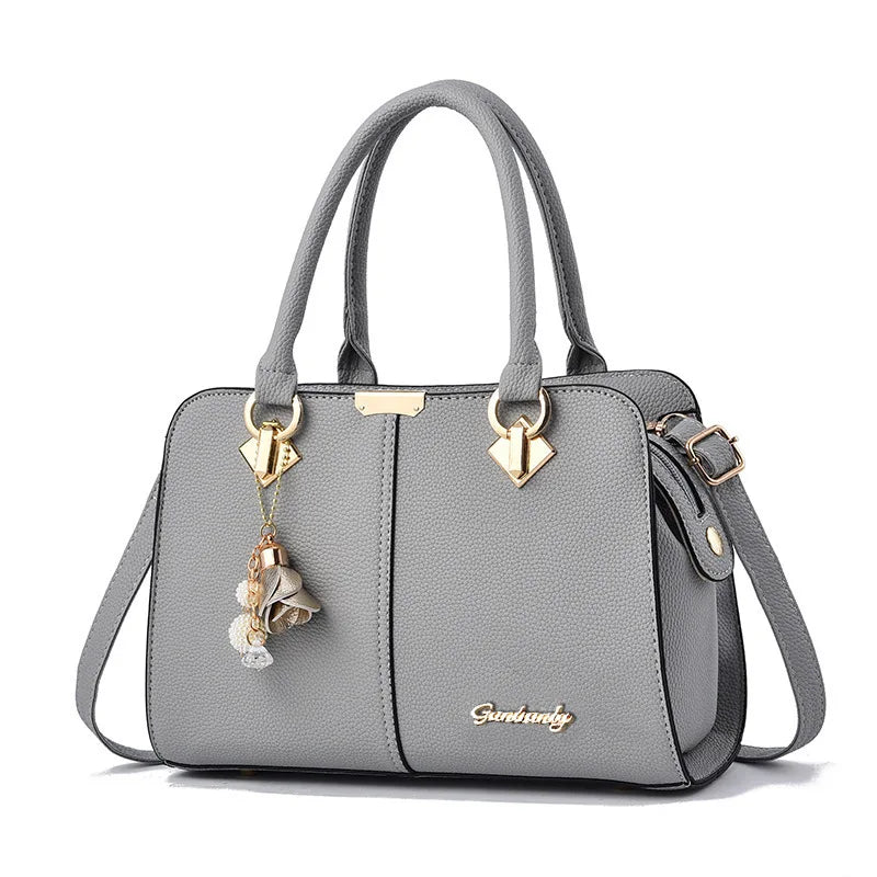 Versatile fashion accessory Chic handbag for all occasions Feminine luxury and refinement